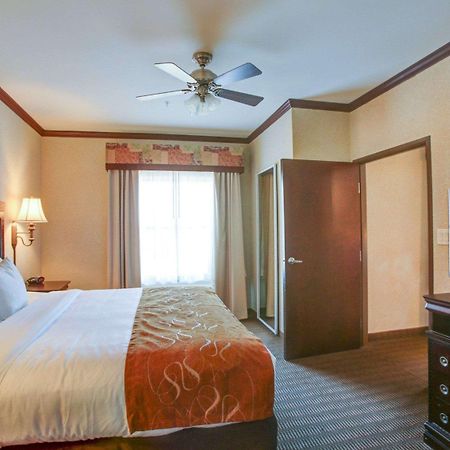 Comfort Suites University Drive Колидж Стейшън Екстериор снимка