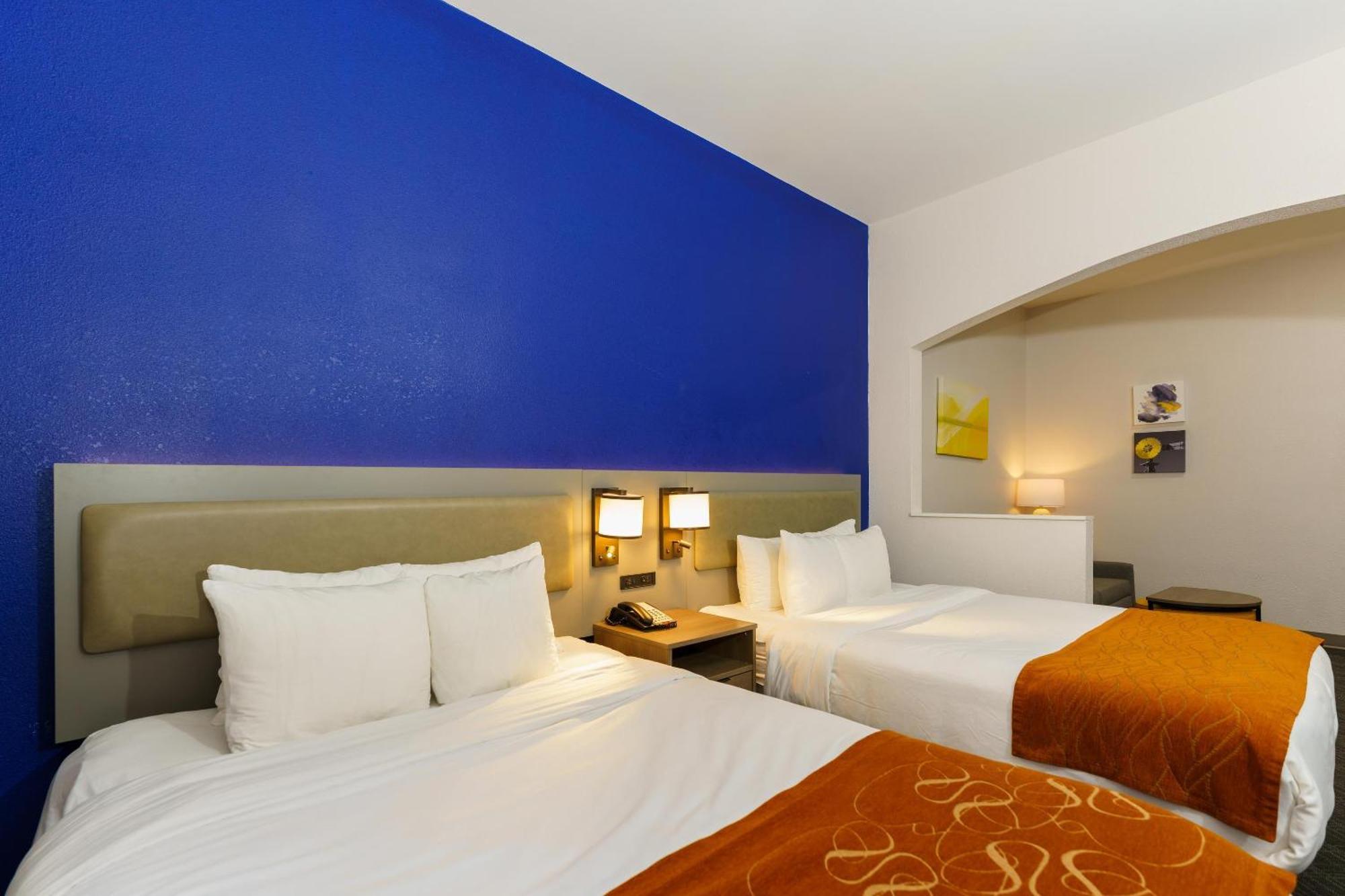 Comfort Suites University Drive Колидж Стейшън Екстериор снимка