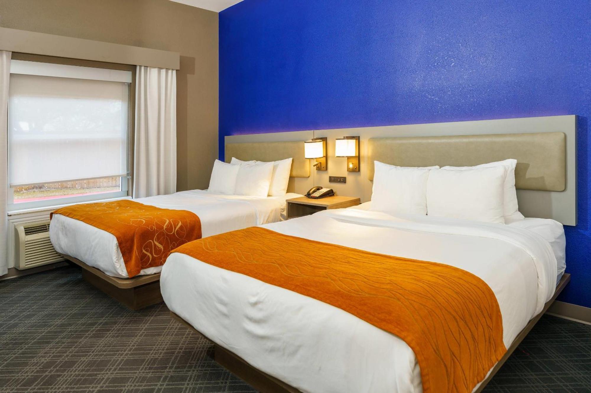Comfort Suites University Drive Колидж Стейшън Екстериор снимка